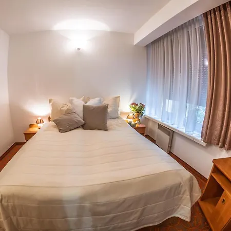 Kompleks Noclegowo-gastronomiczny Laguna 3* Niewiesze