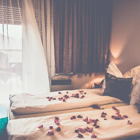 Kompleks Noclegowo-gastronomiczny Laguna Niewiesze